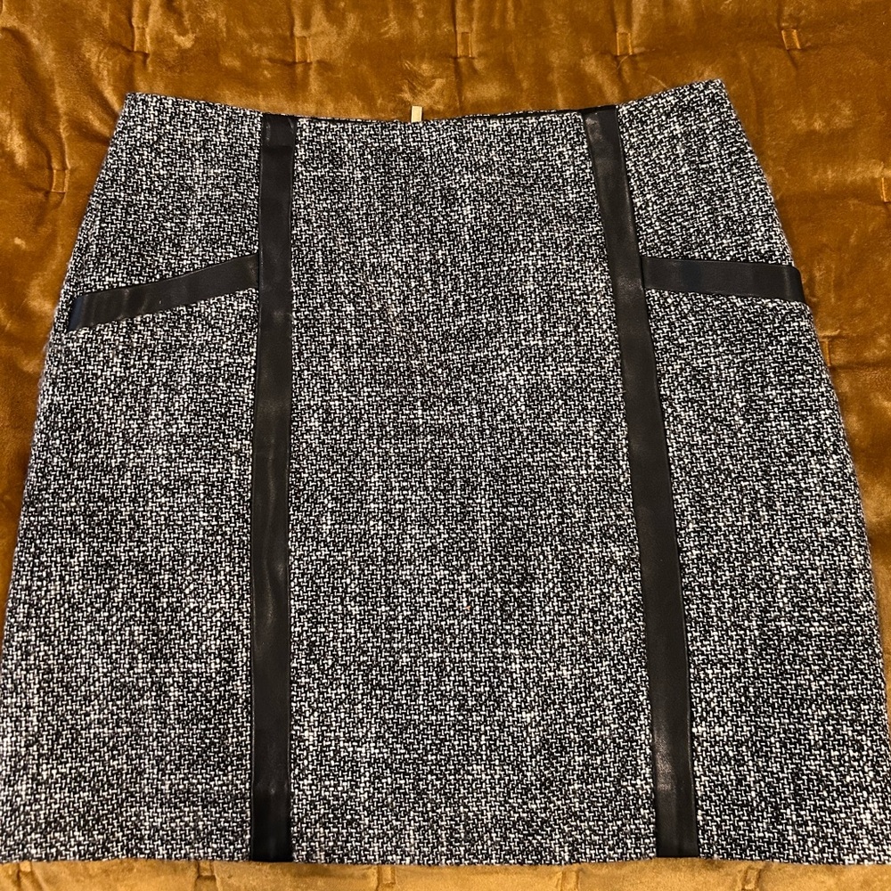 Leather and tweed skirt